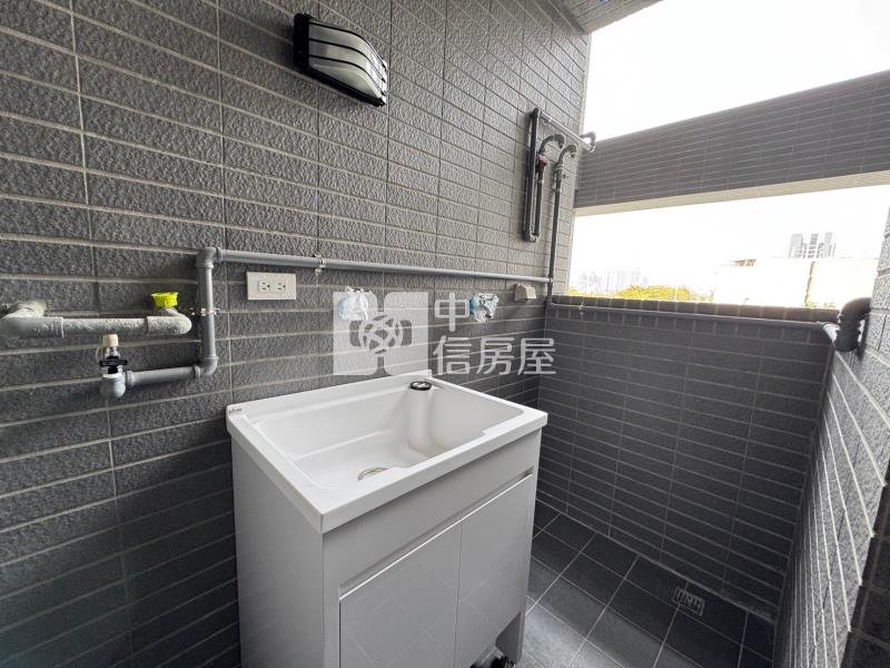 昌祐閱灣永久棟距兩房平車房屋室內格局與周邊環境