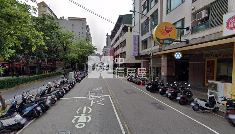 好事多超值邊間1+2樓金店面房屋室內格局與周邊環境