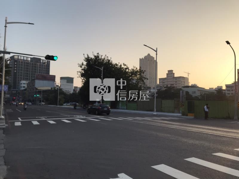 高雄後站商四黃金透天房屋室內格局與周邊環境
