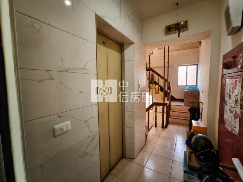華勛全新整理電梯三房房屋室內格局與周邊環境