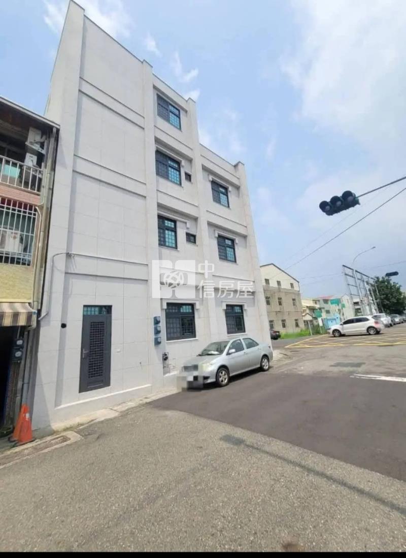 斗六市育英北街角間電梯店住房屋室內格局與周邊環境