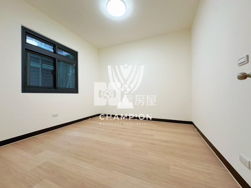 東明路電梯大三房房屋室內格局與周邊環境