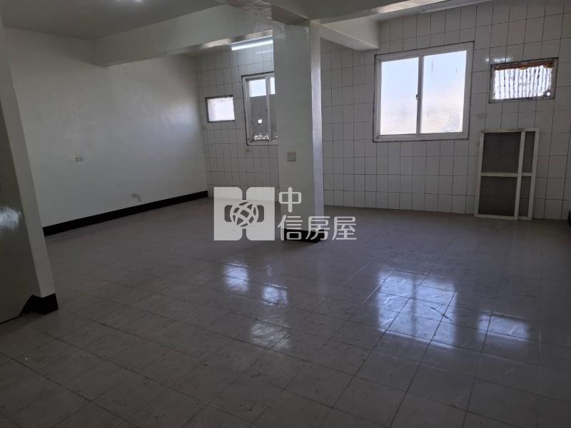 伸港伸東國小雙車田字型透天房屋室內格局與周邊環境