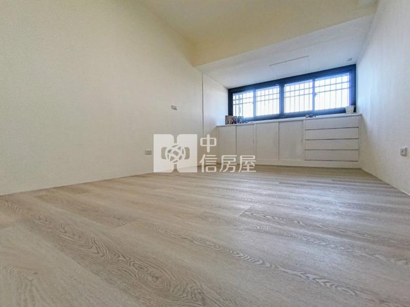 大明商圈入門玄關稀有釋出高樓層大三房車位房屋室內格局與周邊環境