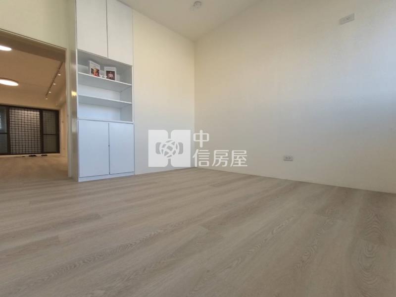 大明商圈入門玄關稀有釋出高樓層大三房車位房屋室內格局與周邊環境