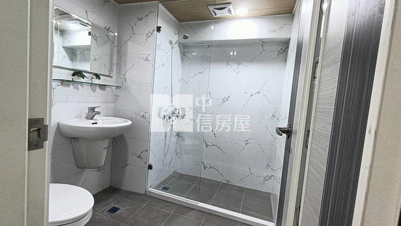 漢神百貨商圈雅緻二房房屋室內格局與周邊環境