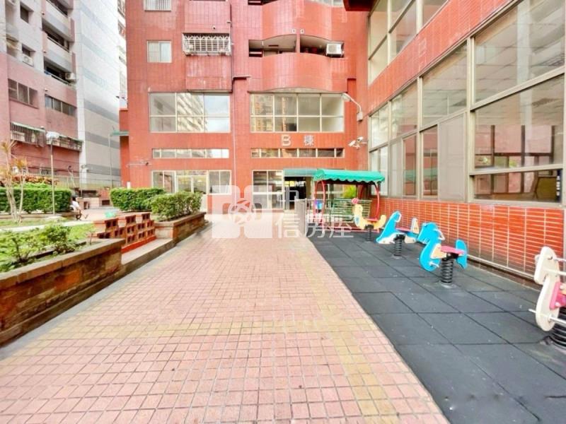 頭家新中元年4改3房車位房屋室內格局與周邊環境
