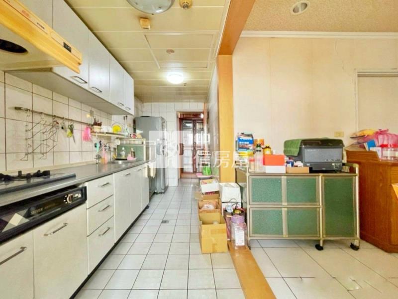 頭家新中元年4改3房車位房屋室內格局與周邊環境