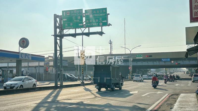 近崑科大正路面大面寬工業地房屋室內格局與周邊環境