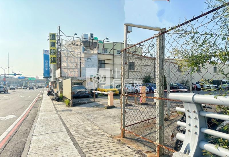 近崑科大正路面大面寬工業地房屋室內格局與周邊環境