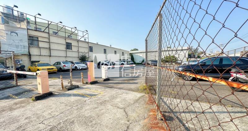 近崑科大正路面大面寬工業地房屋室內格局與周邊環境