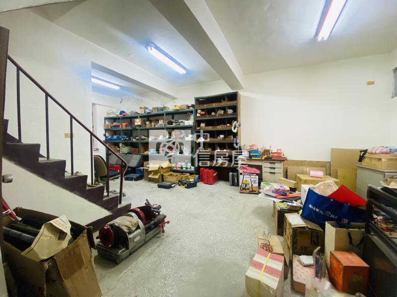 玉成雙透天房屋室內格局與周邊環境