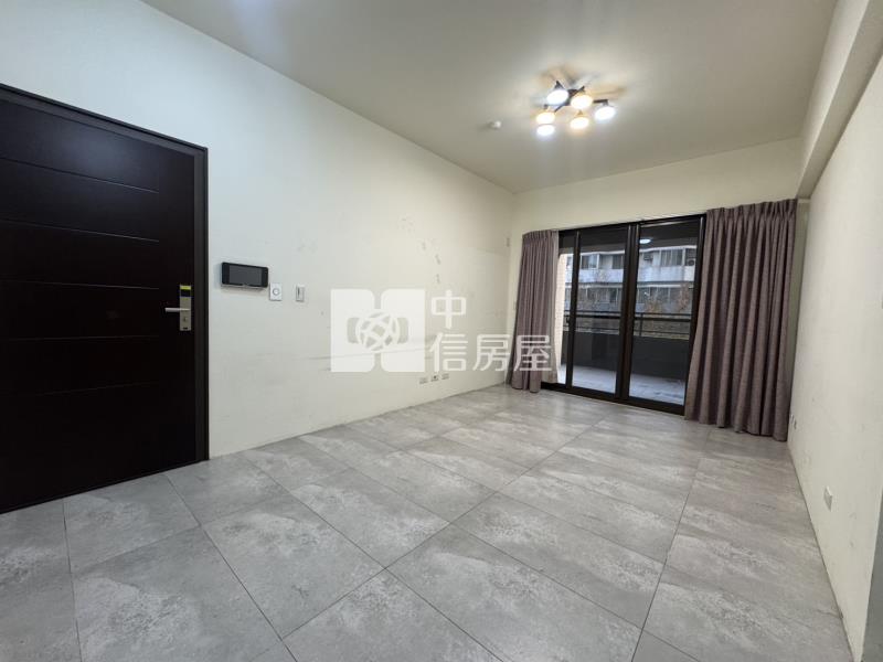 南屯超大露台2房車房屋室內格局與周邊環境
