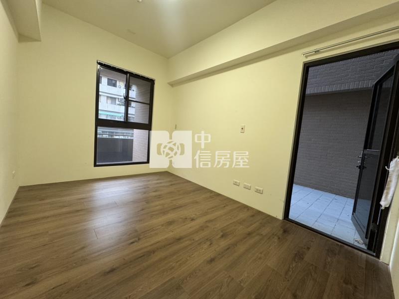 南屯超大露台2房車房屋室內格局與周邊環境
