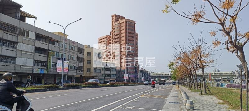 員林龍燈公園旁商辦大樓9F房屋室內格局與周邊環境