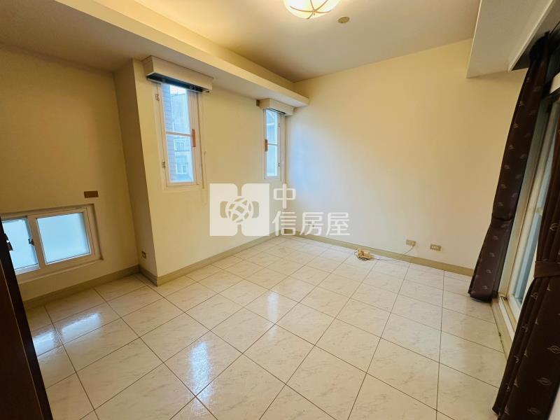 ▲綠葉山莊質感雙拼大戶房屋室內格局與周邊環境