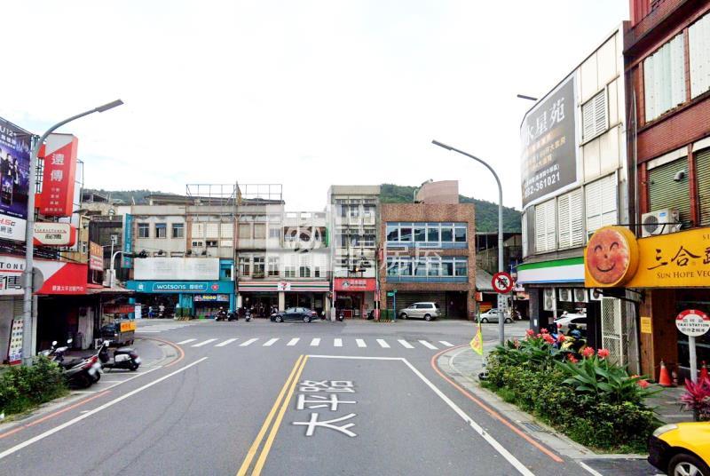 蘇澳車站透天金店面房屋室內格局與周邊環境
