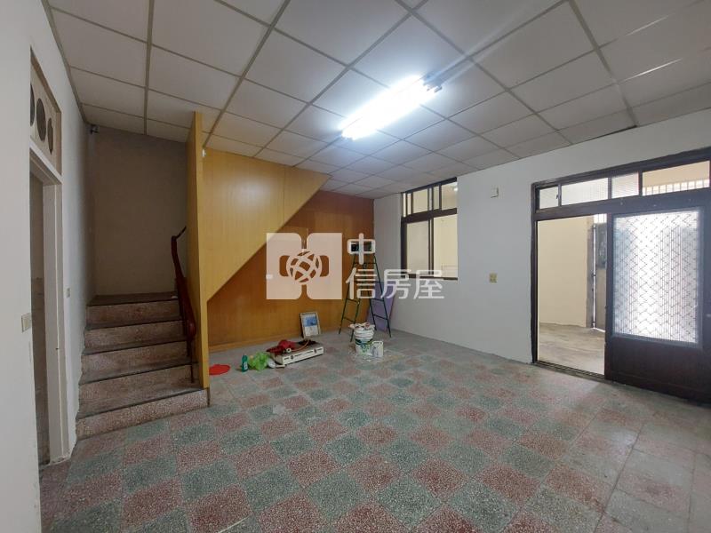 中壢區龍岡國小大面寬透天(要整理)房屋室內格局與周邊環境