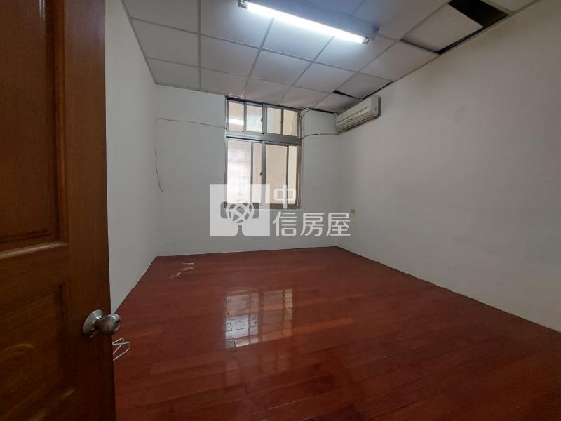 中壢區龍岡國小大面寬透天(要整理)房屋室內格局與周邊環境