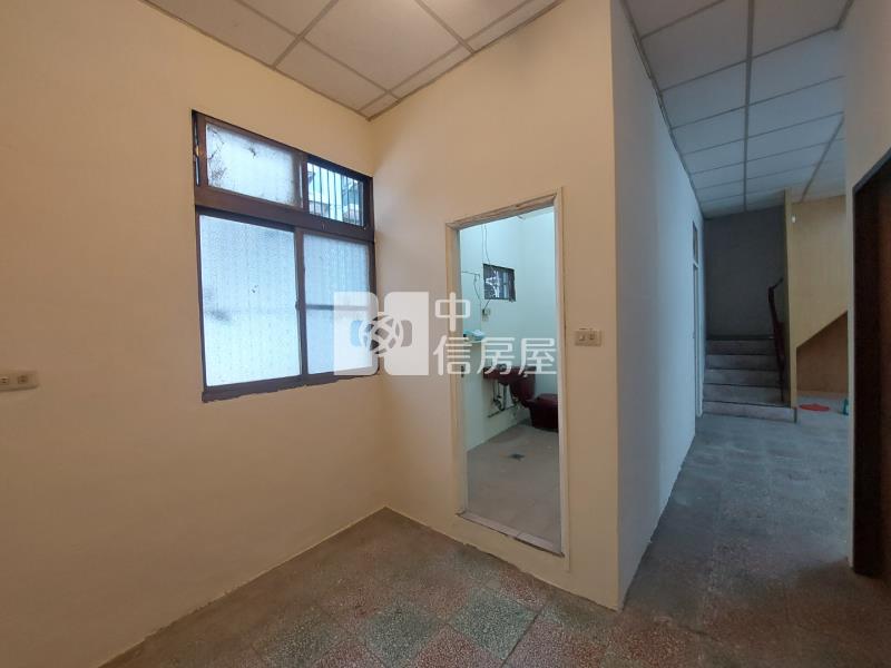 中壢區龍岡國小大面寬透天(要整理)房屋室內格局與周邊環境