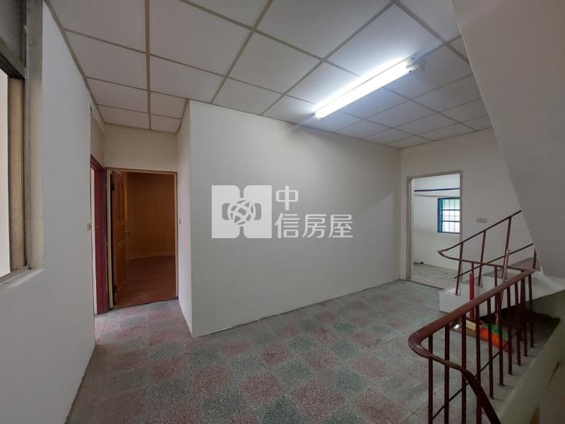 中壢區龍岡國小大面寬透天(要整理)房屋室內格局與周邊環境