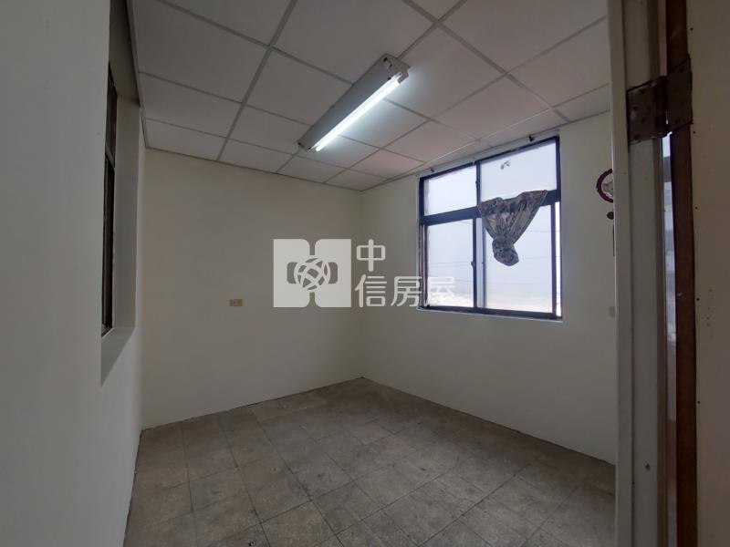 中壢區龍岡國小大面寬透天(要整理)房屋室內格局與周邊環境