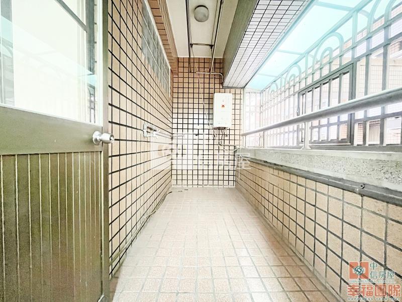 興大美四房平面車位房屋室內格局與周邊環境