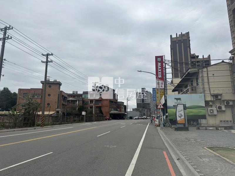 正20米路角地特目用地1-3樓具營業效益房屋室內格局與周邊環境