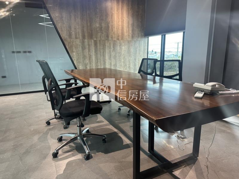 正20米路角地特目用地1-3樓具營業效益房屋室內格局與周邊環境