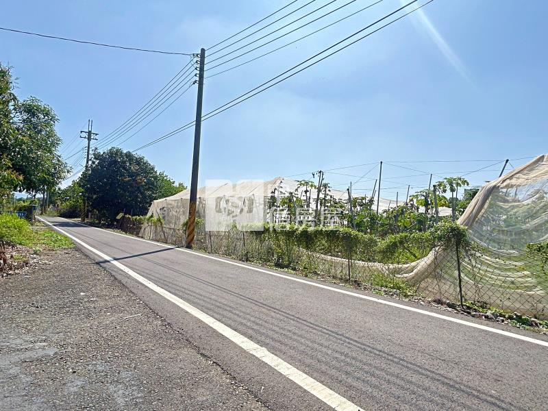 屏東土地 繁華百合資材室(有使照)房屋室內格局與周邊環境