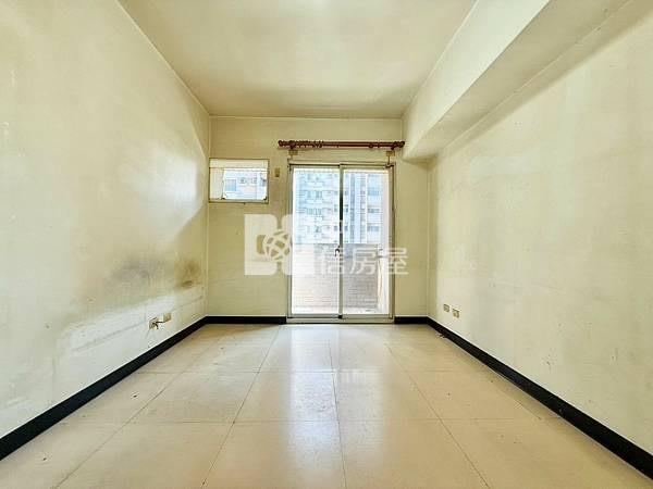 (皇城園邸)中央公園輕屋齡漂亮4房平車美廈房屋室內格局與周邊環境