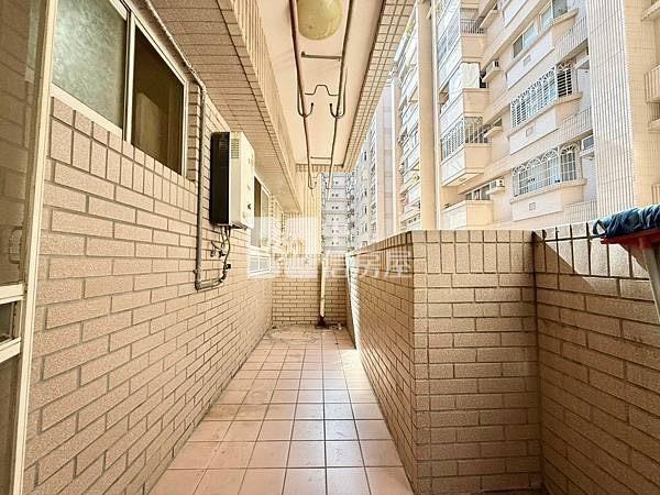 (皇城園邸)中央公園輕屋齡漂亮4房平車美廈房屋室內格局與周邊環境