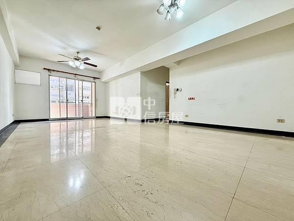 (皇城園邸)中央公園輕屋齡漂亮4房平車美廈房屋室內格局與周邊環境