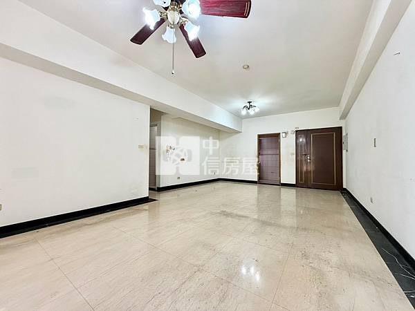 (皇城園邸)中央公園輕屋齡漂亮4房平車美廈房屋室內格局與周邊環境