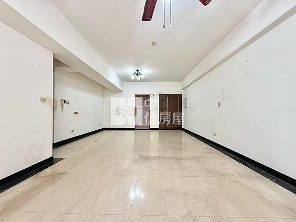 (皇城園邸)中央公園輕屋齡漂亮4房平車美廈房屋室內格局與周邊環境