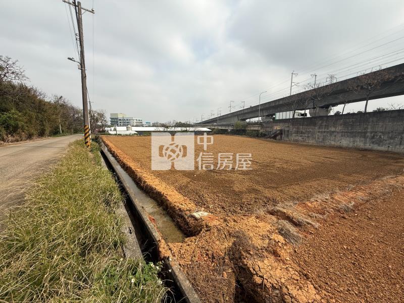 高鐵南路旁方正美農地房屋室內格局與周邊環境