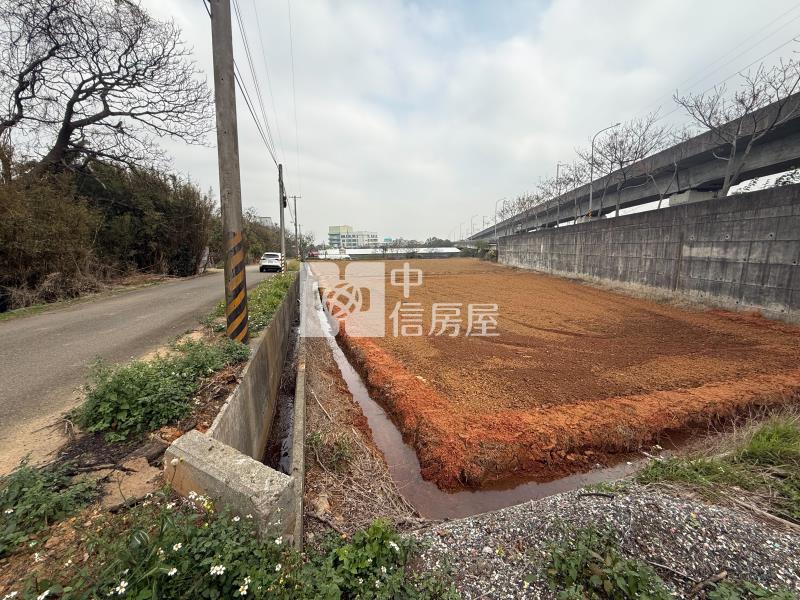 高鐵南路旁方正美農地房屋室內格局與周邊環境