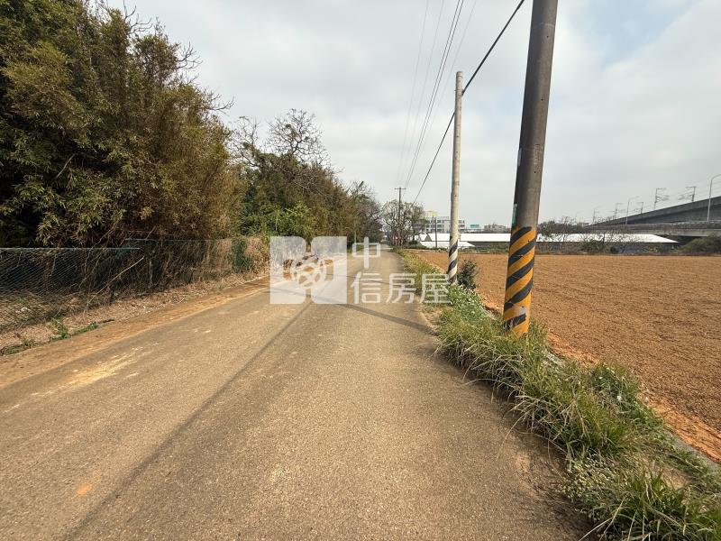 高鐵南路旁方正美農地房屋室內格局與周邊環境