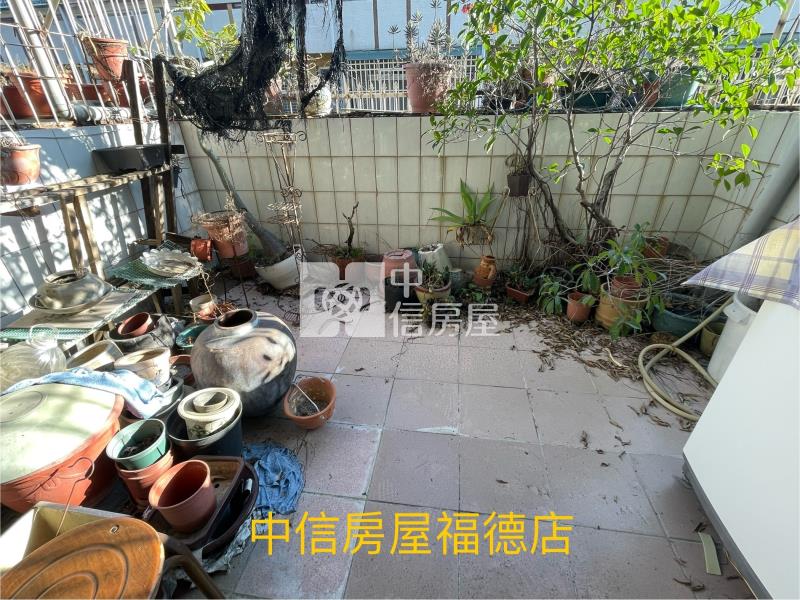 鐵馬道車庫透天房屋室內格局與周邊環境