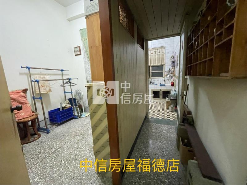 鐵馬道車庫透天房屋室內格局與周邊環境