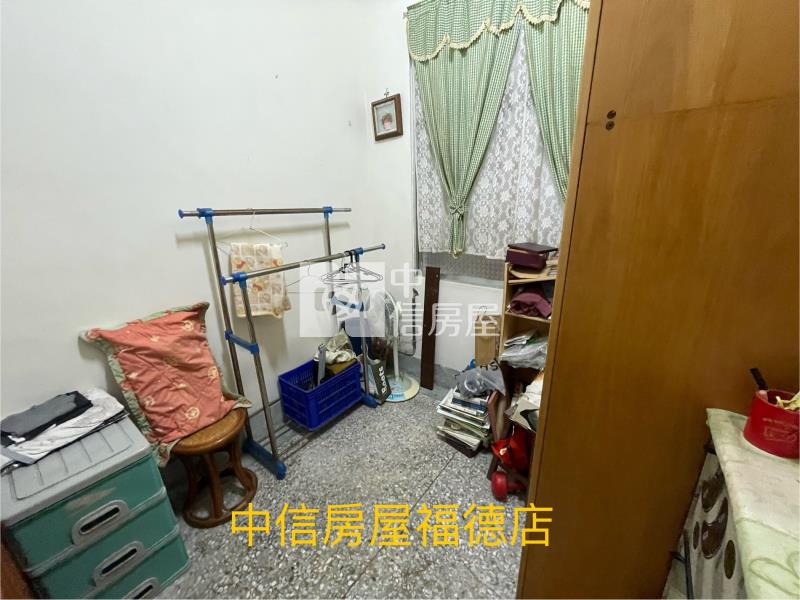 鐵馬道車庫透天房屋室內格局與周邊環境