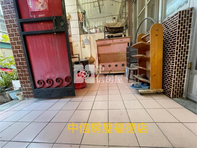 鐵馬道車庫透天房屋室內格局與周邊環境