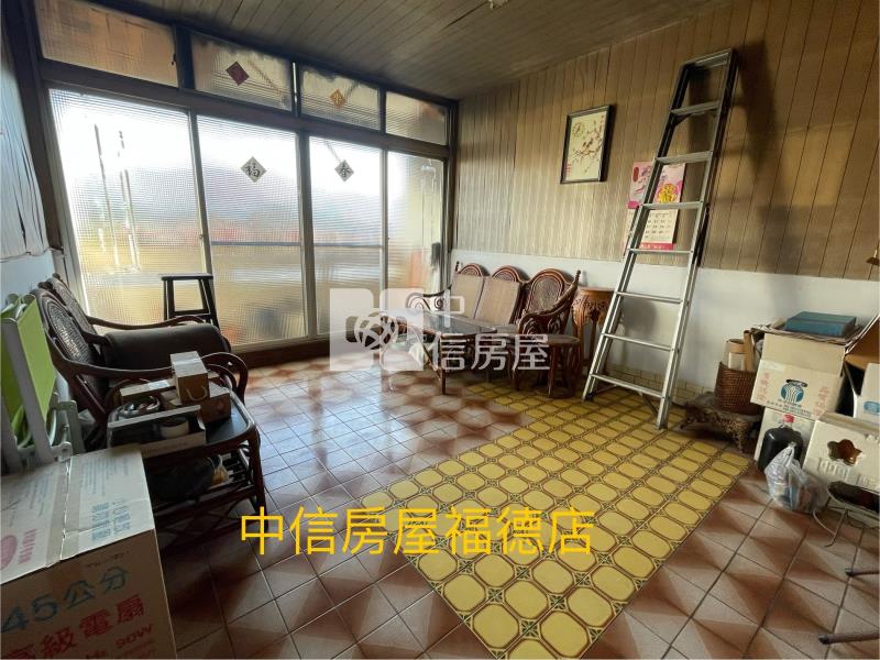 鐵馬道車庫透天房屋室內格局與周邊環境