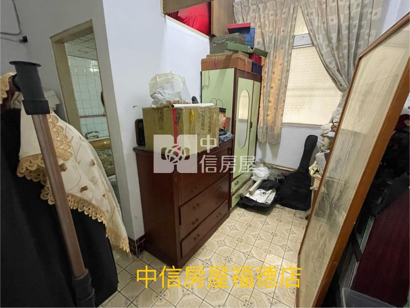 鐵馬道車庫透天房屋室內格局與周邊環境