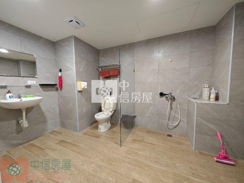 《專任獨家》員林市中心收益電梯透天店房屋室內格局與周邊環境