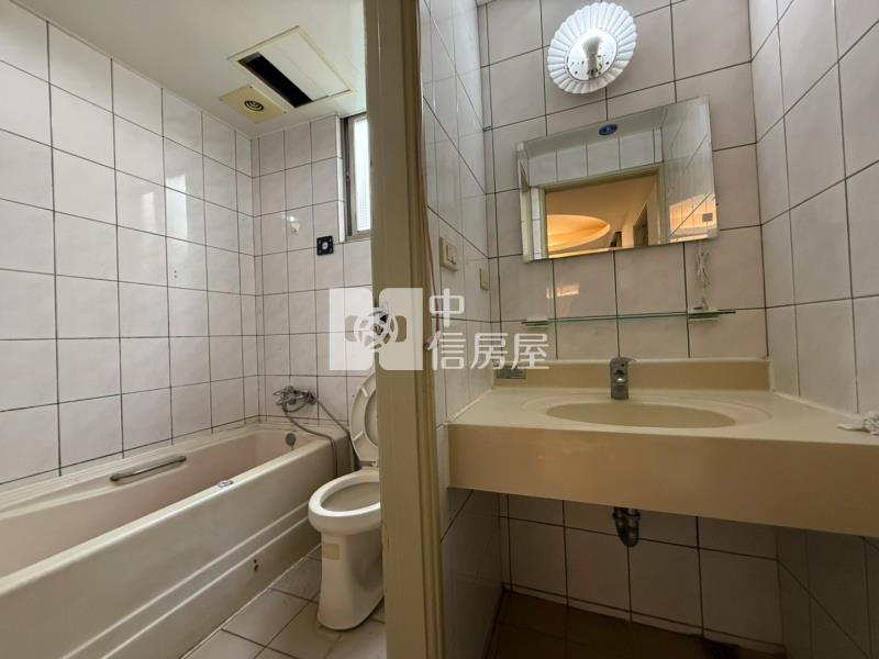 楊梅薪加坡二樓3+1房~使用空間大房屋室內格局與周邊環境