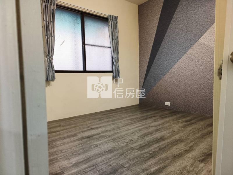 中鋼華廈三房+平車房屋室內格局與周邊環境