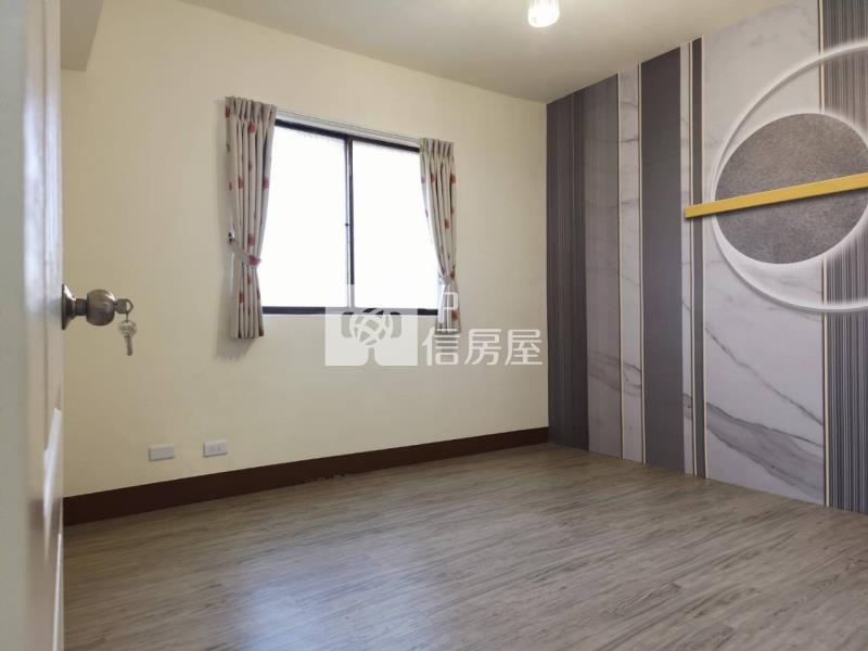 中鋼華廈三房+平車房屋室內格局與周邊環境