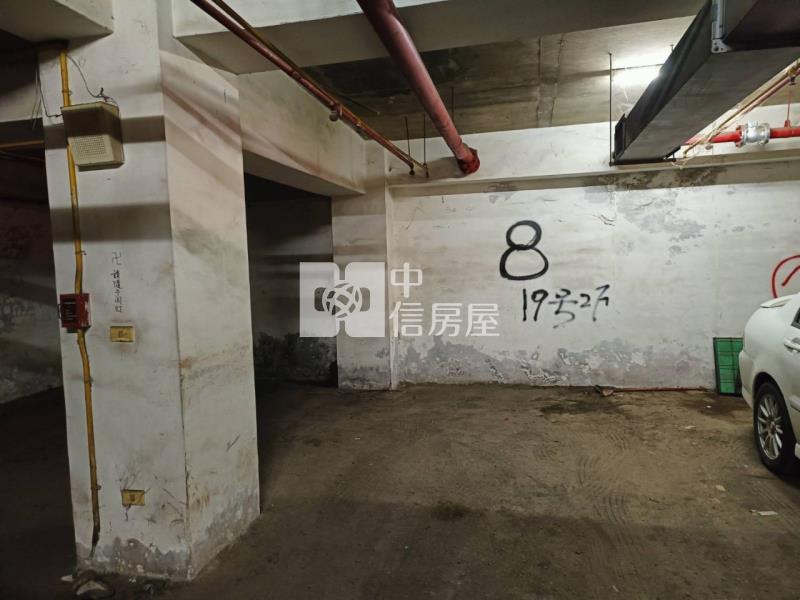 中鋼華廈三房+平車房屋室內格局與周邊環境