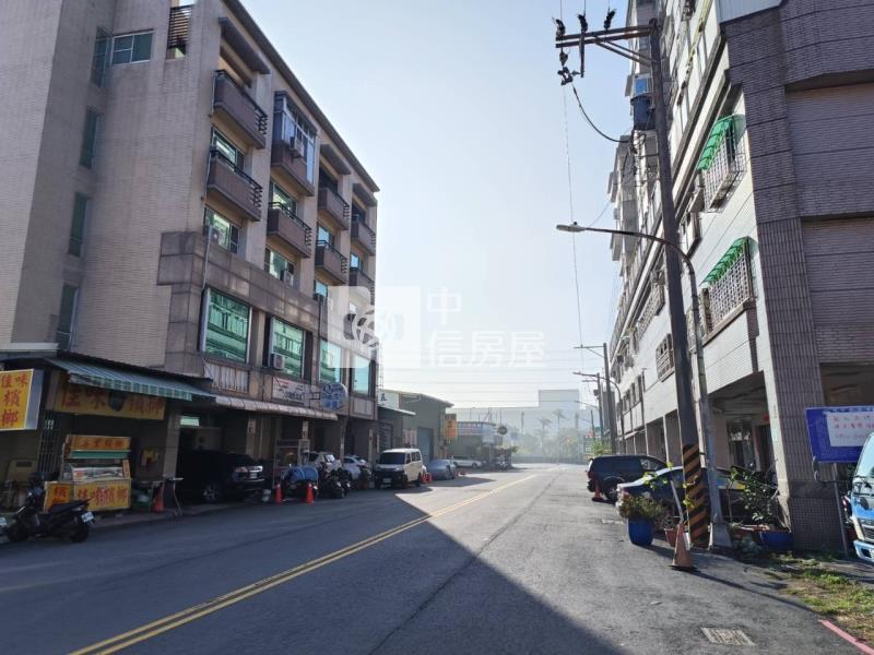 中鋼華廈三房+平車房屋室內格局與周邊環境